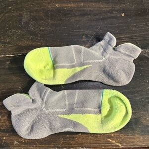 Feetures Running/ Athletic Socks